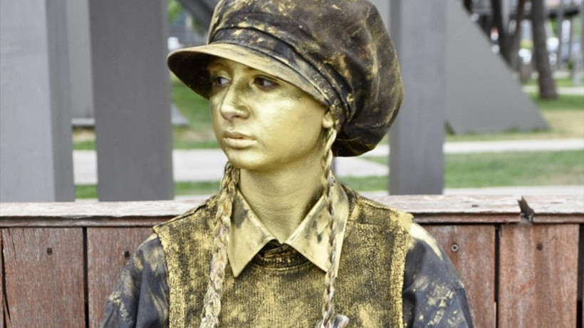 Samsun'daki Türkiye Kültür Yolu Festivali'nde "canlı heykel" performansı beğeniyle izlendi