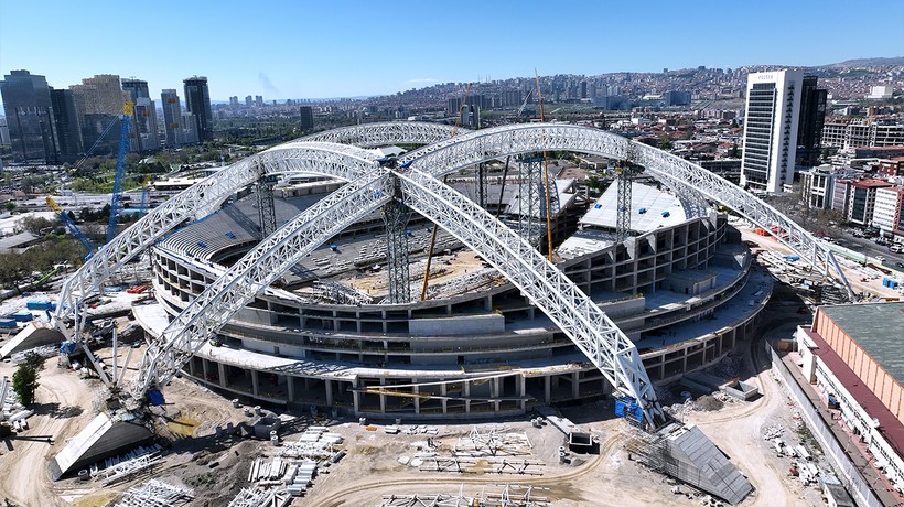 İki bakandan ortak paylaşım: Başkentimizin yeni stadyumu hızla yükseliyor