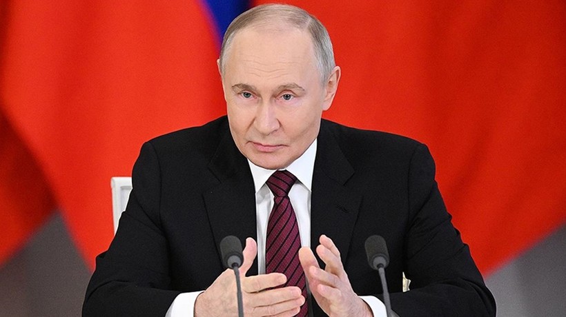 Putin'den mesajlaşma önlemi! WhatsApp ve Telegram'ın üstünü çizdi