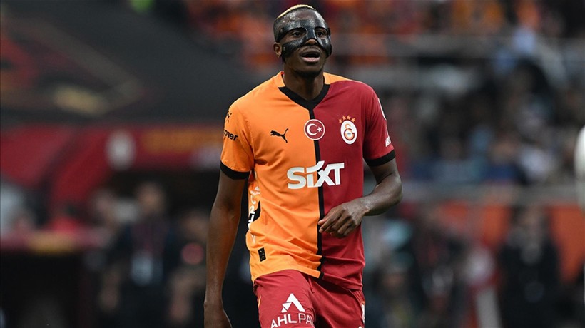 Napoli, G.Saray'ın gündemindeki Osimhen'i kamp kadrosuna almadı