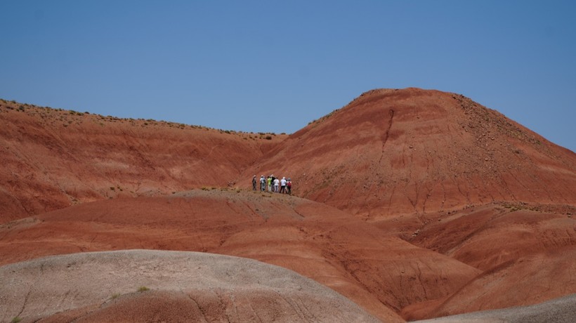 Mars'ı andıran 'Gökkuşağı Tepeleri' ziyaretçi akınına uğruyor