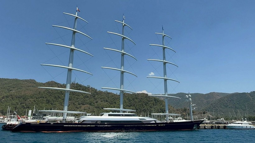 Dünyanın en büyük ve teknolojik yelkenlisi Marmaris'te