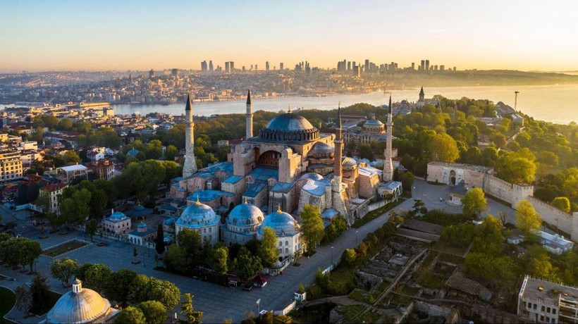 Ayasofya'da beşinci yıl: Açılışın yıldönümünde Cumhurbaşkanı Erdoğan'dan anlamlı mesaj