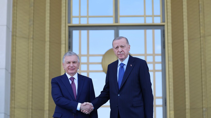 Cumhurbaşkanı Erdoğan, Özbekistan Cumhurbaşkanı Mirziyoyev ile telefonda görüştü