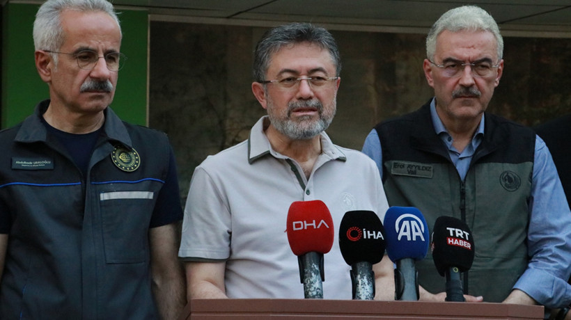 Bakan Yumaklı: 3 ilimizde 4 yangın sürüyor