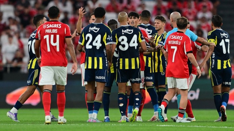 Fenerbahçe hazırlık maçında Benfica'ya 3-2 yenildi