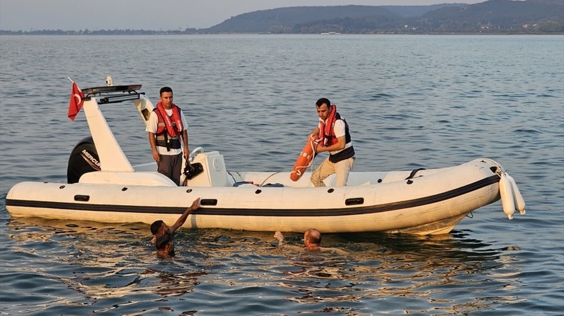 Sapanca Gölü'ne giren 21 yaşındaki genç boğuldu