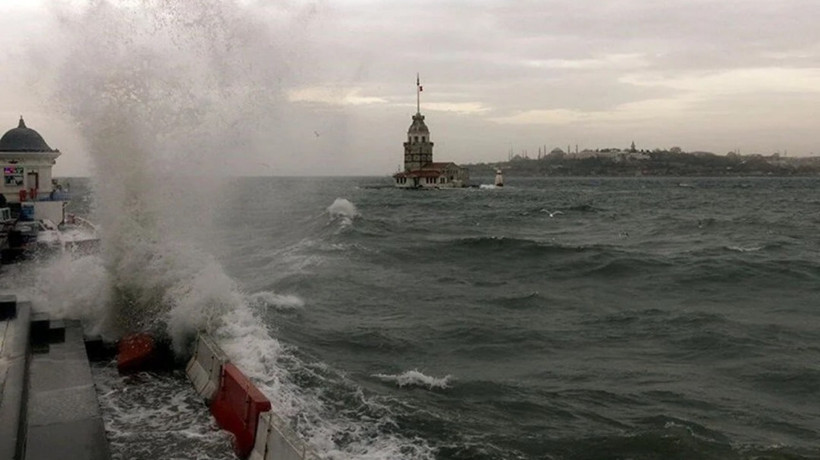 İstanbul için peş peşe uyarı yapıldı: Yağmur ve fırtına geliyor...