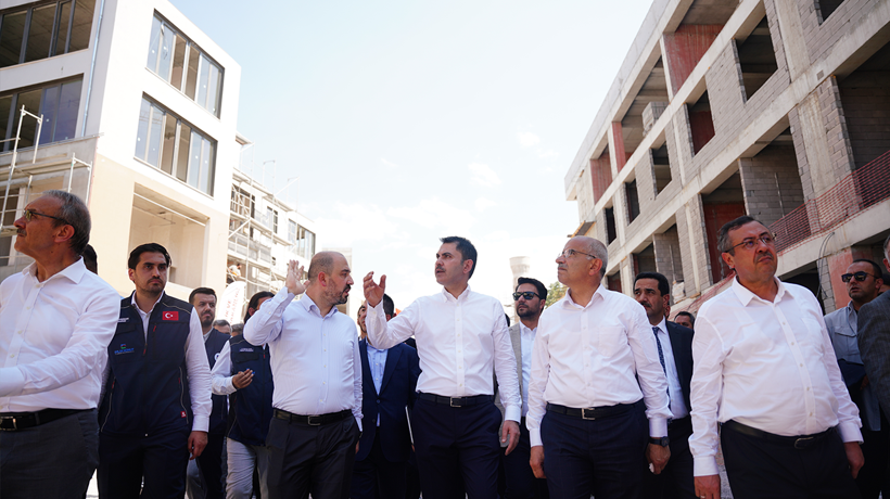Bakan Kurum'dan Bakırcılar Çarşısı'nda ‘24 saat mesai’ paylaşımı