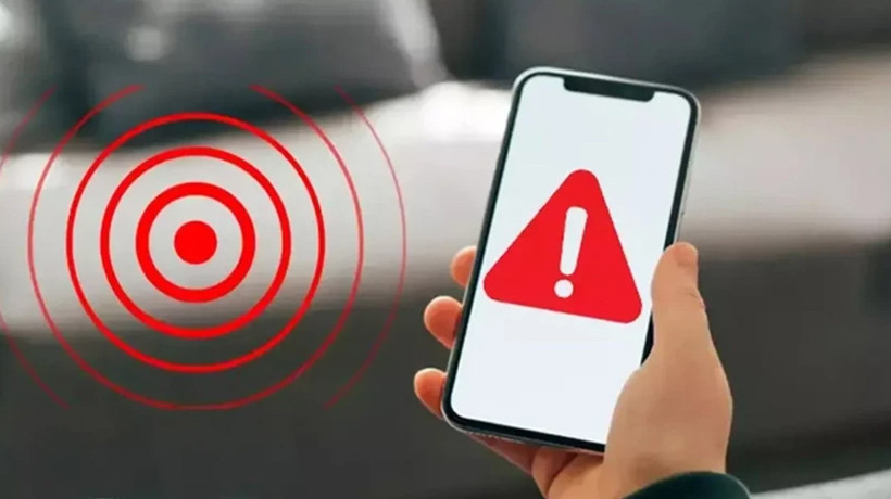 Depremde telefonlara 30 saniye önceden uyarı geldi