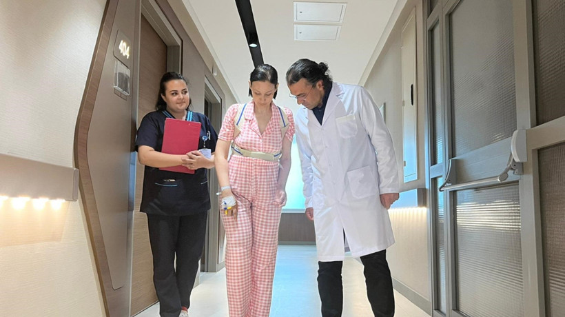 Okul çantası skolyoza neden oldu, 3 ameliyat geçirdi