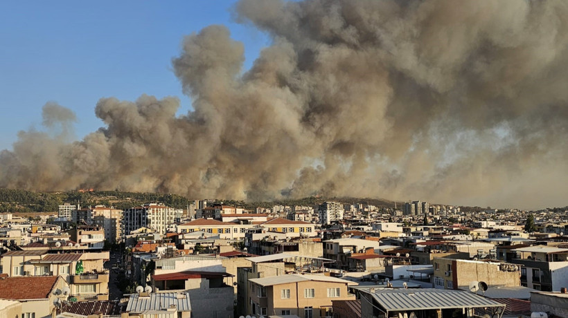 İzmir Buca'da orman yangını