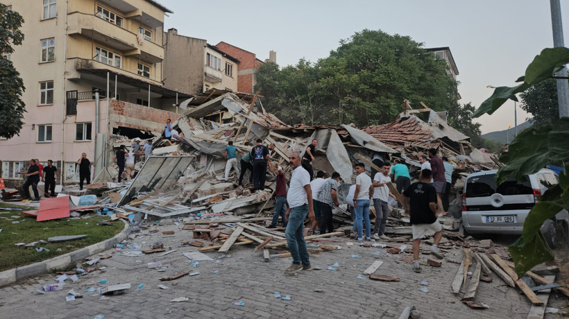 Sındırgı'da 2 günde 879 deprem meydana geldi