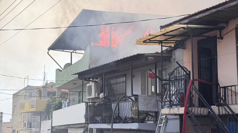 İzmir'de yangın panik yarattı