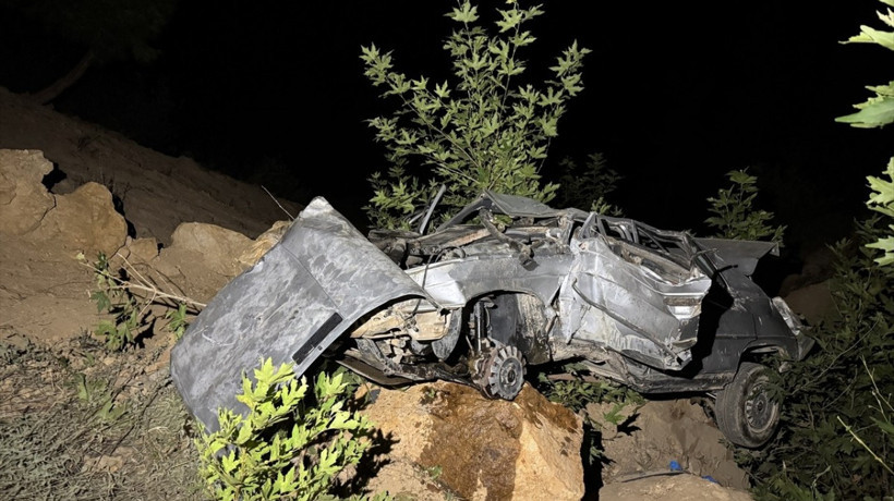 Adana'da otomobil uçuruma yuvarlandı: 5 ölü