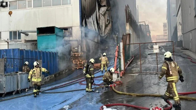Arnavutköy'de fabrika yangını