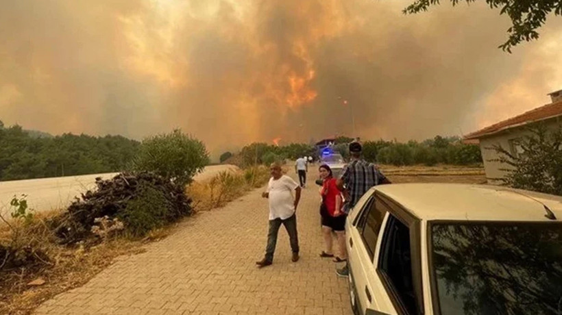 Denizli'de orman yangını! Ekipler alevlerle mücadele ediyor: İki mahalle tahliye edildi