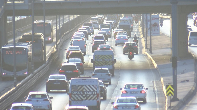 Okula uyum haftası İstanbul'da trafiğe neden oldu