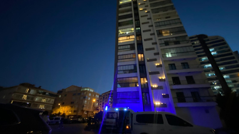 Boşanma aşamasındaki eşini çocuklarının gözü önünde tabancayla öldürdü