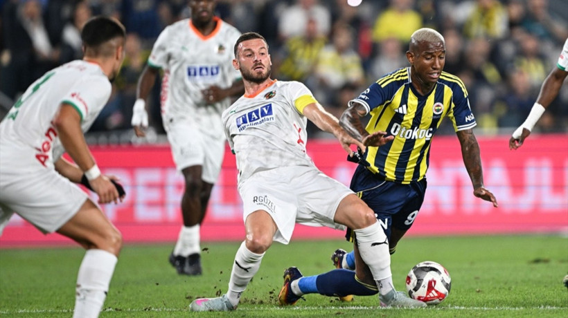 Fenerbahçe, Corendon Alanyaspor'la 2-2 berabere kaldı