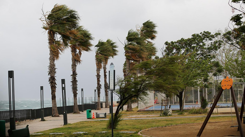 Meteoroloji'den 13 il için fırtına ve sağanak uyarısı