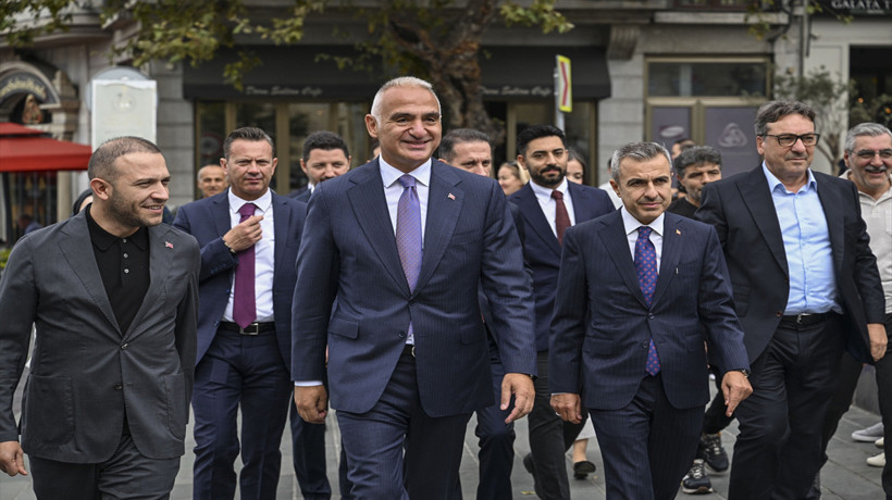 Bakan Ersoy’dan Galata’da Esnaf Ziyareti