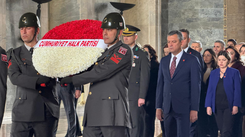 Özgür Özel, Anıtkabir'i ziyaret etti