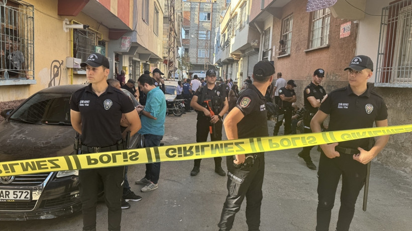 Boşanma aşamasındaki eşini öldürdü, aynı silahla intihar etti