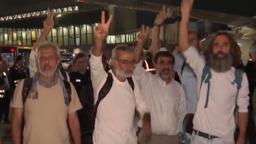 Gazze'ye yardım filosundaki 15 Türk daha yurda döndü