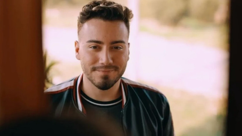 Durduğu yerde milyonlar kazanıyordu! Enes Batur YouTube hesabını kapattı