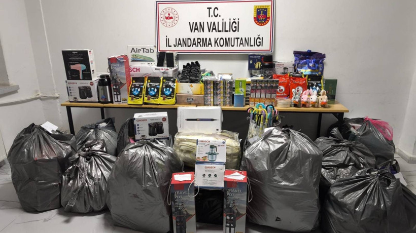 Van'da 1,2 milyon TL değerinde gümrük kaçağı malzeme ele geçirildi