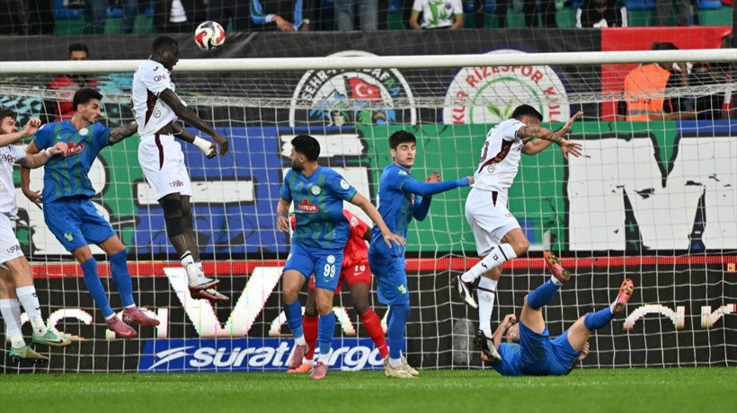 Karadeniz derbisinde Trabzonspor, Çaykur Rizespor'u 2-1 yendi