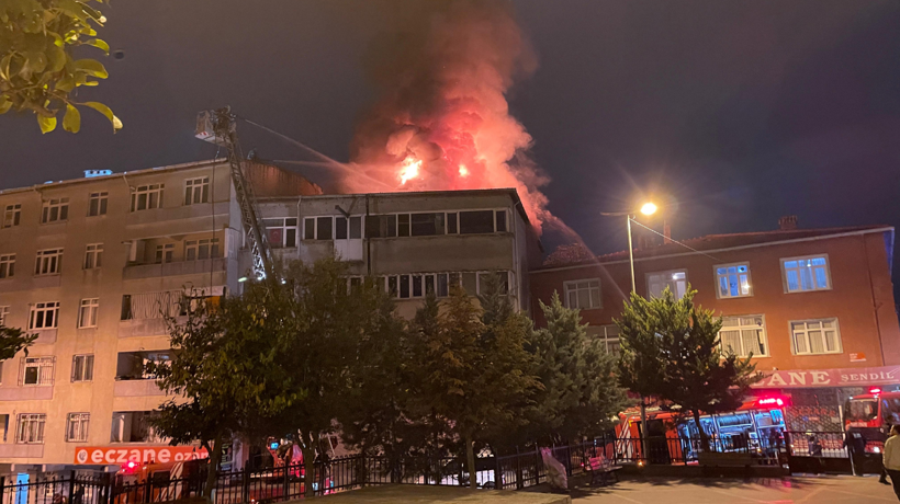 Beyoğlu’nda sevgilisinin iş yerine almadığı kadın binayı kundakladı