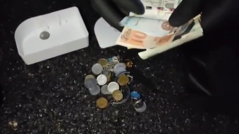 Çöp çöp dolaşıyorlar, buldukları ise servet değerinde