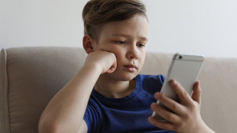 15 yaş altına yönelik sosyal medya düzenlemesini yolda