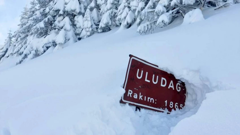 Uludağ’da kar kalınlığı 5 santimetreye ulaştı