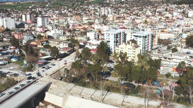 Büyük yıkımın yaşandığı Osmaniye'de 30 bin konutlu Kadirli dimdik ayakta kaldı - Resim: 1