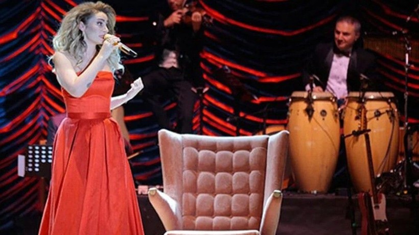Konser esnasında romantik anlar: Sıla, İlker Kaleli'yi dudağından öptü - Resim: 2