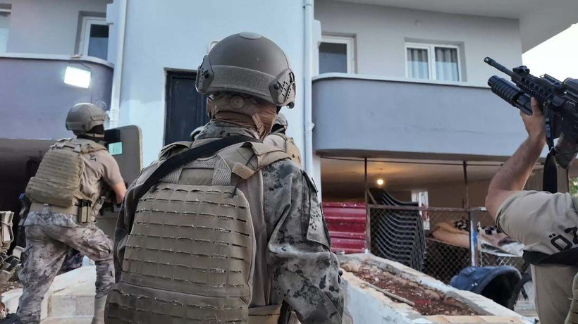 Mersin'de fuhuş operasyonu! 50 milyonluk mala el konuldu! 18 kadın kurtarıldı - Resim: 4