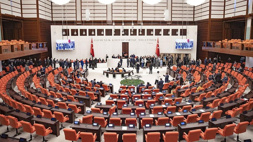 EYT'liyi üzen haber! TBMM tatile gitti, düzenleme yeni yıla kaldı - Resim: 1