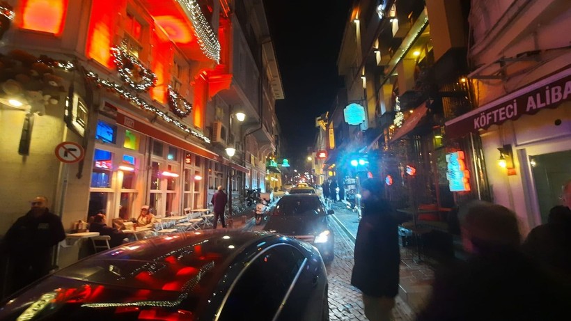 Bebek-Arnavutköy Caddesi’nde bulunan ve iskelesi çöken kafede korkunç olay! Tam 3 kez mühürlenmiş - Resim: 5