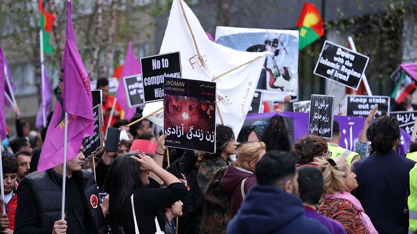 Fransa'da korkunç olay! İranlı Muhammed Muradi, ülkesindeki baskıyı protesto etmek için intihar etti - Resim: 3