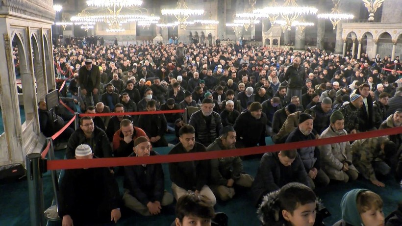 Diyanet İşleri Başkanı Ali Erbaş, 2023 yılının ilk sabah namazını Ayasofya Camii'nde kıldırdı - Resim: 2