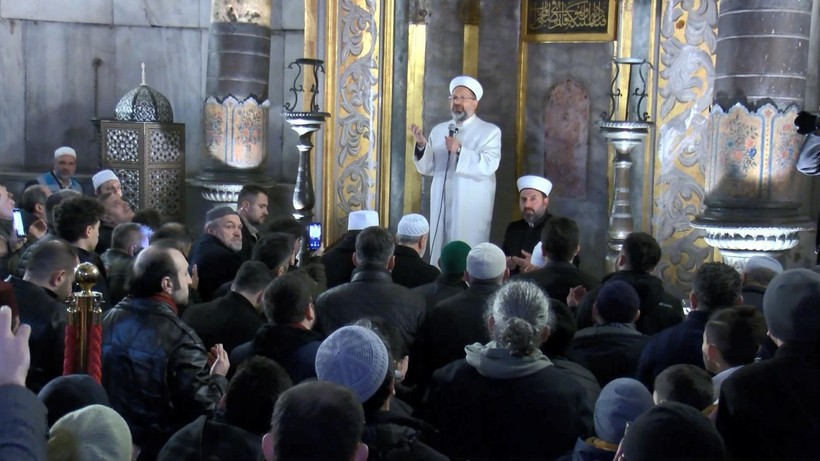 Diyanet İşleri Başkanı Ali Erbaş, 2023 yılının ilk sabah namazını Ayasofya Camii'nde kıldırdı - Resim: 5