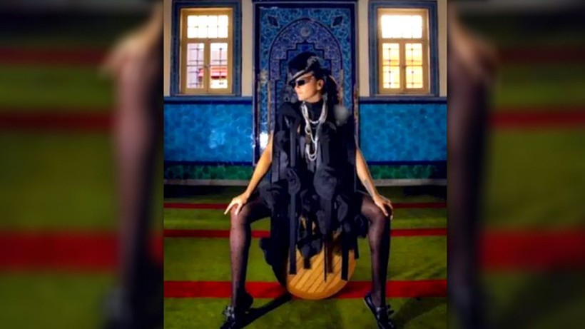 Habertürk yazarı Murat Bardakçı'dan Eda Taşpınar'ın skandal cami pozuna yorum - Resim: 1