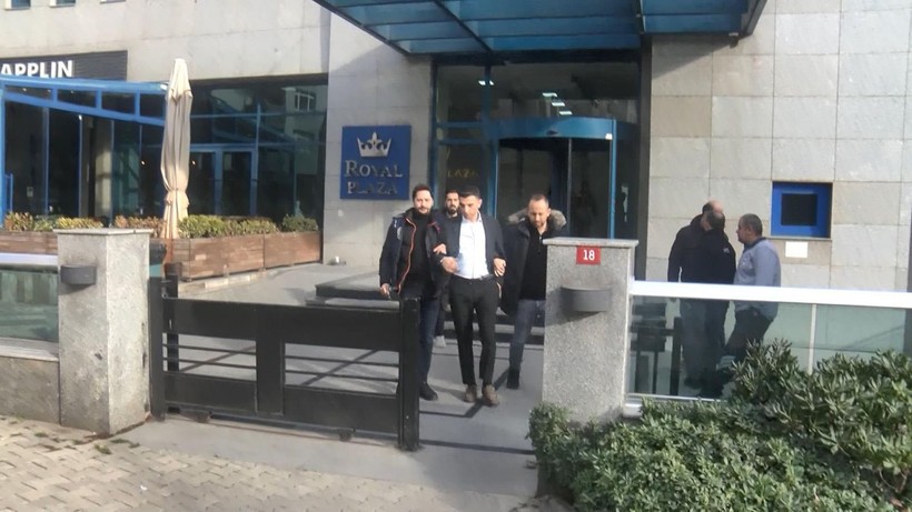 Emlak dolandırıcılarına dev operasyon: Lüks araç ve evlere el konuldu - Resim: 5