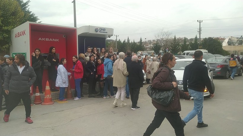 Yalova'da hastanede yangın paniği! Hastalar apar topar tahliye edildi - Resim: 5