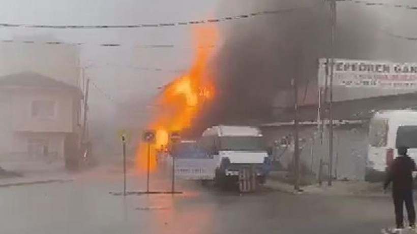 Tuzla'da kazı çalışmasında doğal gaz borusu patladı! Yaralı var - Resim: 1
