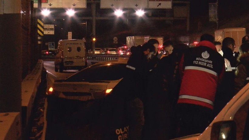 Haliç Köprüsü'nde meydana gelen silahlı saldırıda 1 ölü ve 1 yaralının olduğu tespit edildi - Resim: 9