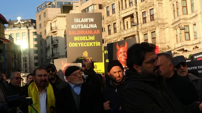 Fransız karikatür dergisi İstanbul’da protesto edildi - Resim: 2